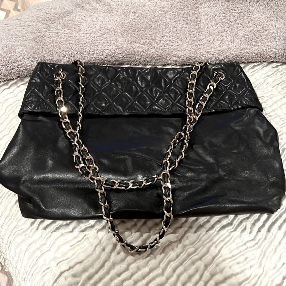 CHANEL purse